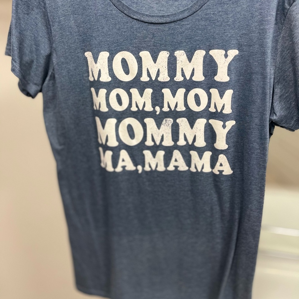 Family Guy “Ma mommy mama” shirt size XL